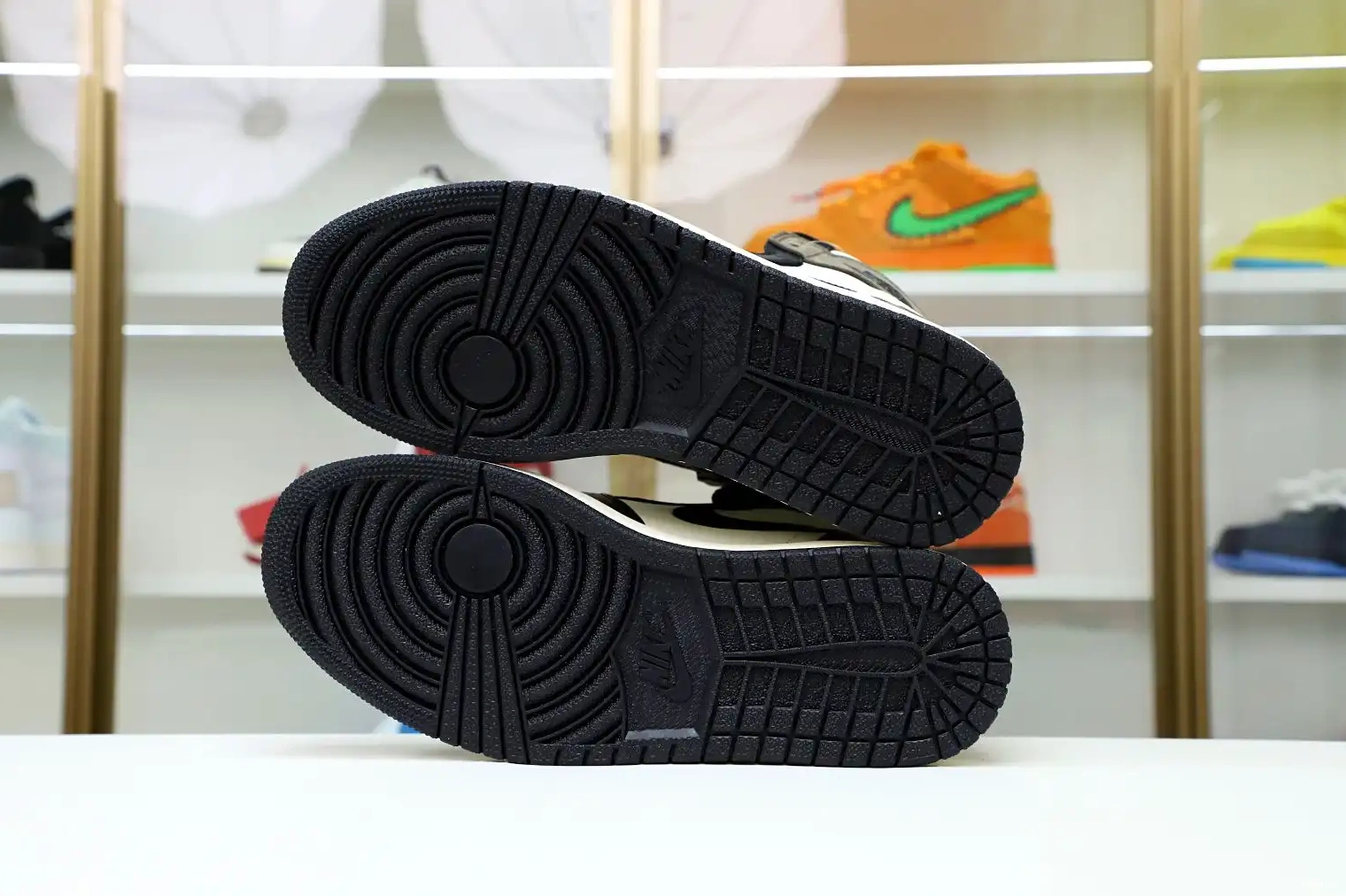 1 'DARK Kimikick RETRO HIGH AIR JORDAN OG MOCHA' 0512